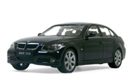 宝马330i 汽车模型 威利1：24 黑色