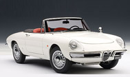爱快 1600 DUETTO SPIDER 汽车模型 奥拓阿70136 1：18 白色