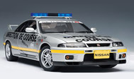 尼桑GT-R33 警车 汽车模型 77329 奥拓阿1：18 银灰色