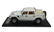1987年兰博基尼越野皮卡LM002 汽车模型 手版 1:18白色
